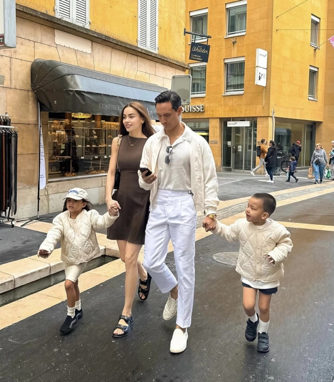 gia dinh ho ngoc ha vi vu troi au leon va lisa tung tang chiem tron spotlight 7