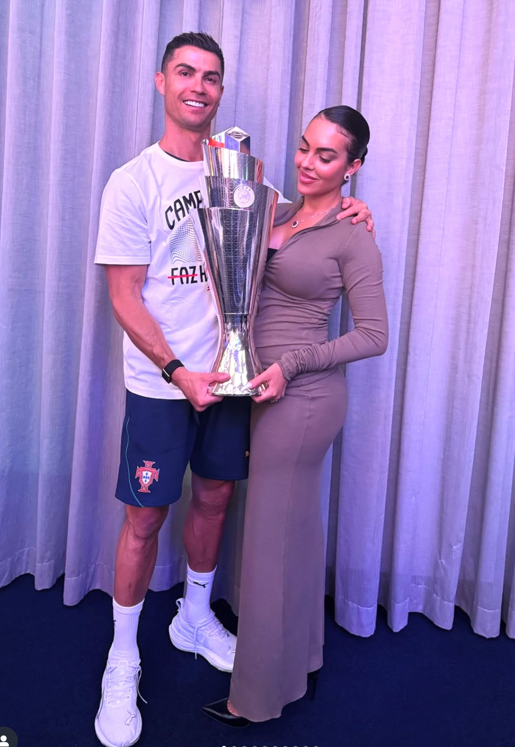 Body đỉnh hết nước chấm của mỹ nhân vừa được Ronaldo cầu hôn