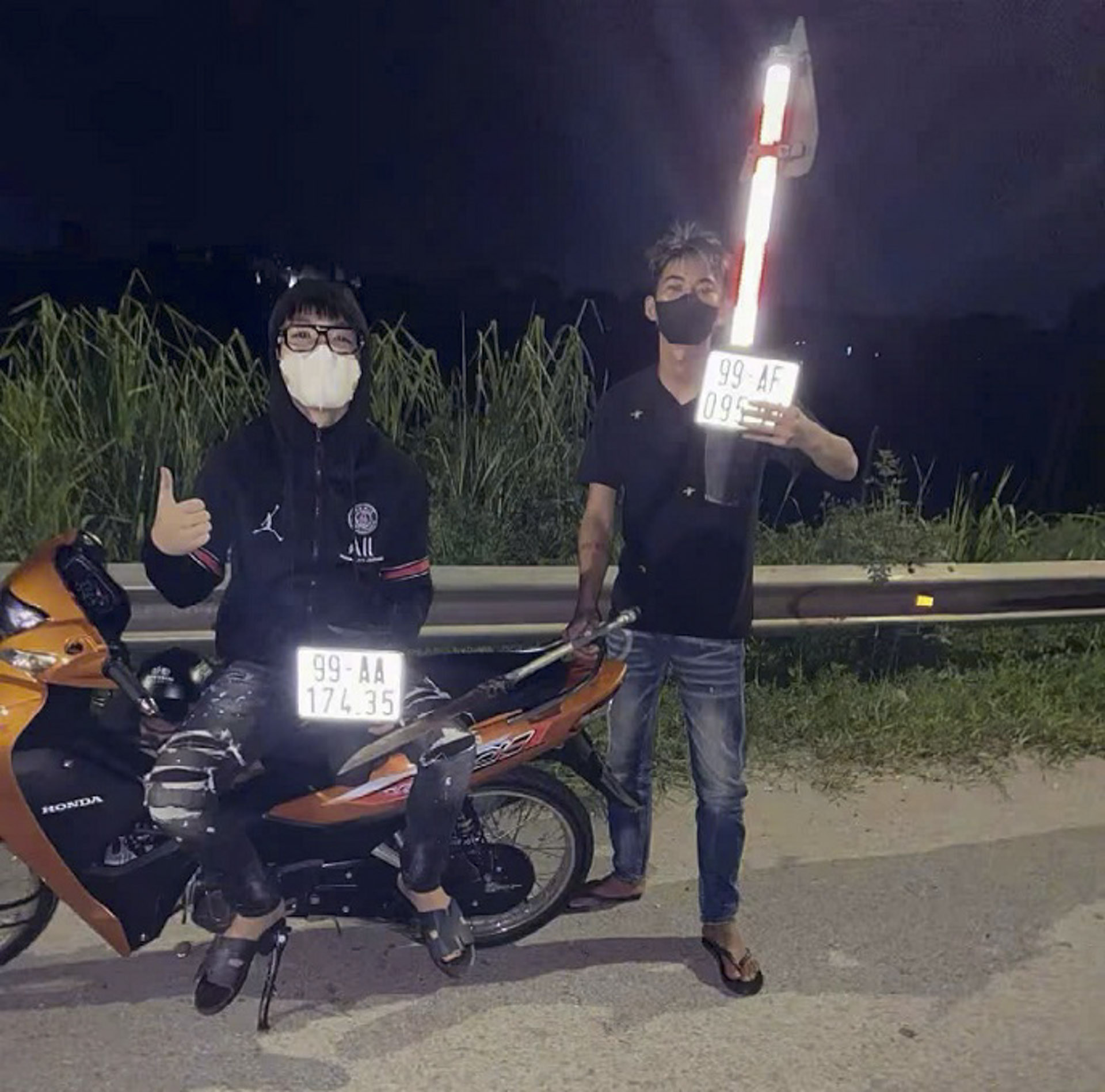 chặt biển số xe.JPG