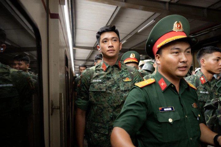 Thượng uý Lê Hoàng Hiệp sinh năm 1996, công tác tại Sư đoàn 9 - Quân đoàn 34. Anh nổi tiếng sau khoảnh khắc bước xuống xe trong buổi tổng hợp luyện diễu binh, diễu hành hôm 18/4 ở dịp Lễ kỷ niệm 50 năm thống nhất đất nước (30/4/1975-30/4/2025).