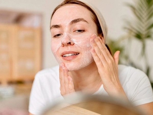 4 sai lầm rửa mặt làm da xấu đi từng ngày mà nhiều chị em gặp phải - Ảnh 3