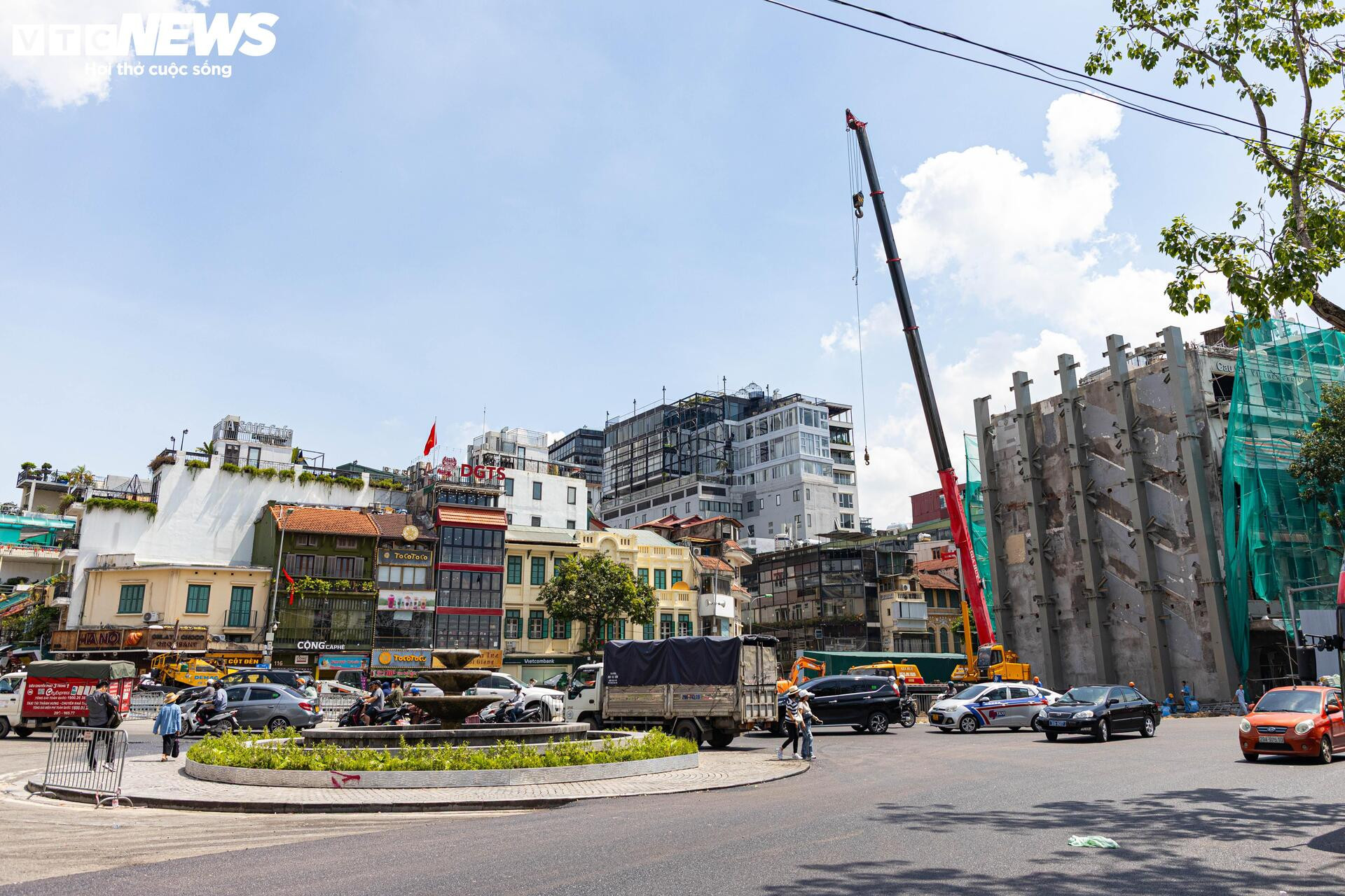 Hiện trạng quảng trường Đông Kinh - Nghĩa Thục sau khi phá dỡ toà 'Hàm cá mập' - 1