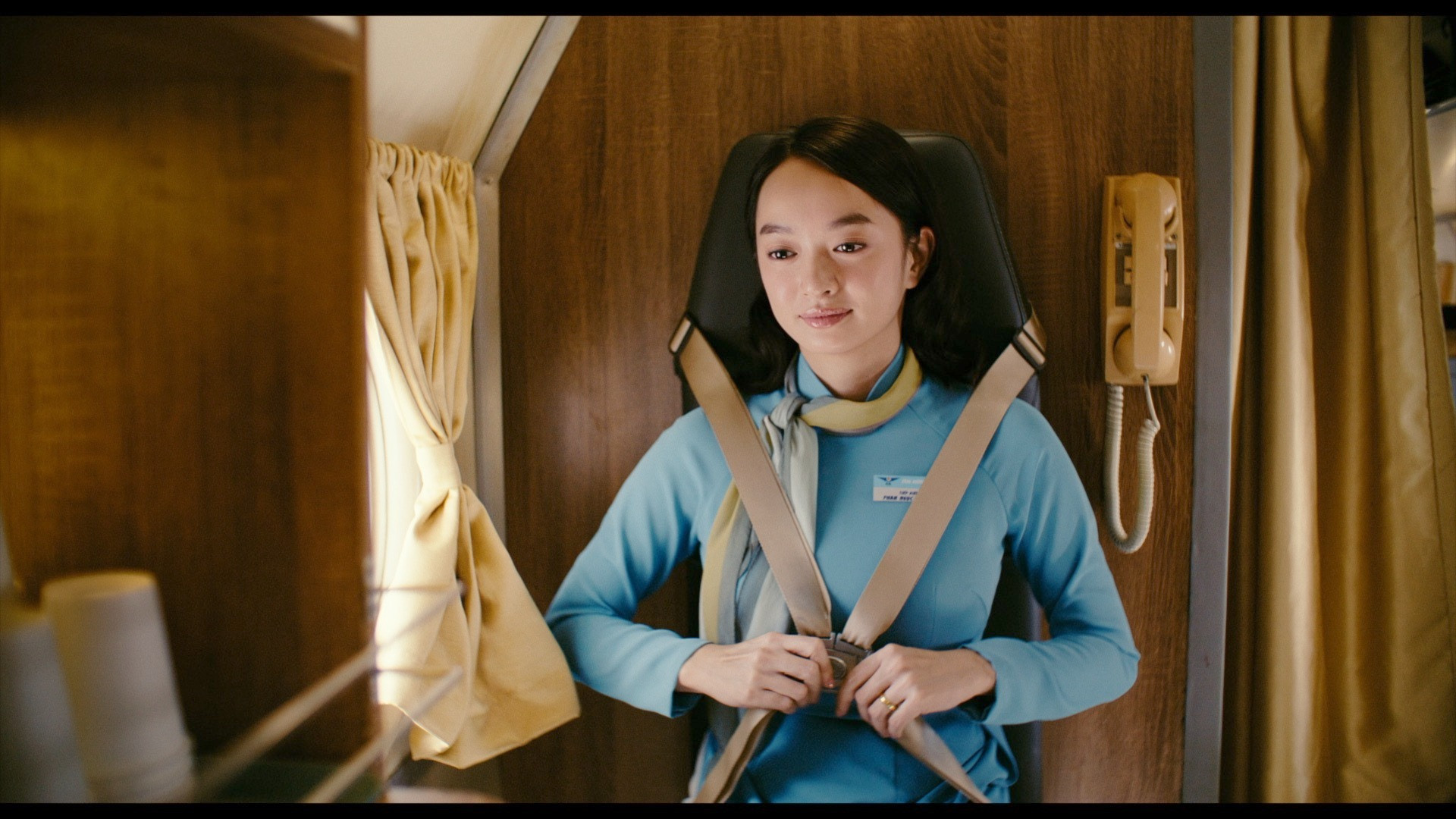 Kaity Nguyễn có nét tương đồng với nữ tiếp viên trong vụ cướp hàng không có thật