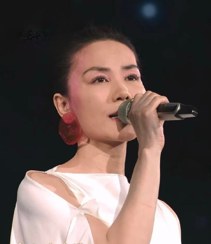 Mỹ nhân Hoa ngữ sau ly hôn Trải qua 2 đời chồng Vương Phi vẫn được Tạ Đình Phong chiều chuộng