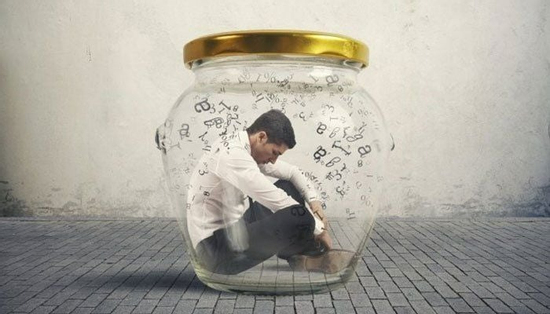 Tiêu cực không chừa một ai: 7 dấu hiệu nhận biết người mang năng lượng đen tối