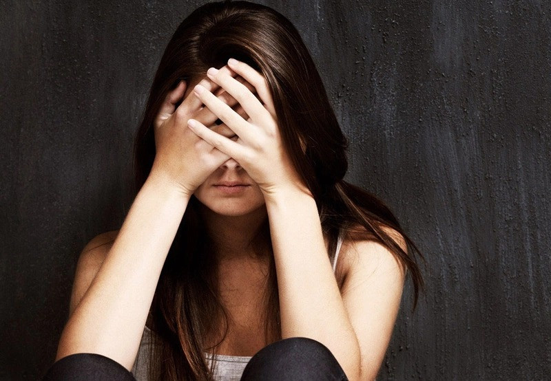 Tiêu cực không chừa một ai 7 dấu hiệu cảnh báo đang ở gần nhóm người mang năng lượng xấu