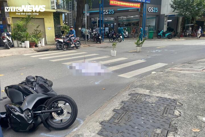 Hiện trường vụ tai nạn giao thông làm cô gái tử vong.