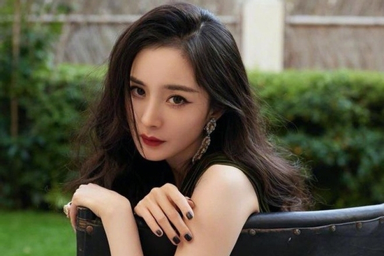 10 nữ diễn viên giàu nhất Trung Quốc 2025: Dương Mịch xếp sau Triệu Lệ Dĩnh, lướt tới hạng 1 mà nghi ngờ nhân sinh