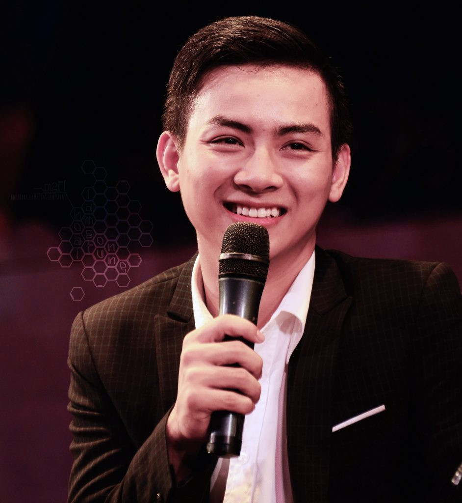 Hoài Lâm bị soi vẻ ngoài xuề xòa biểu cảm đầy khó hiểu qua ống kính team qua đường