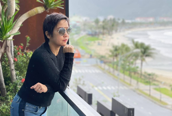 Mặt mộc tuổi trung niên của diva Mỹ Linh