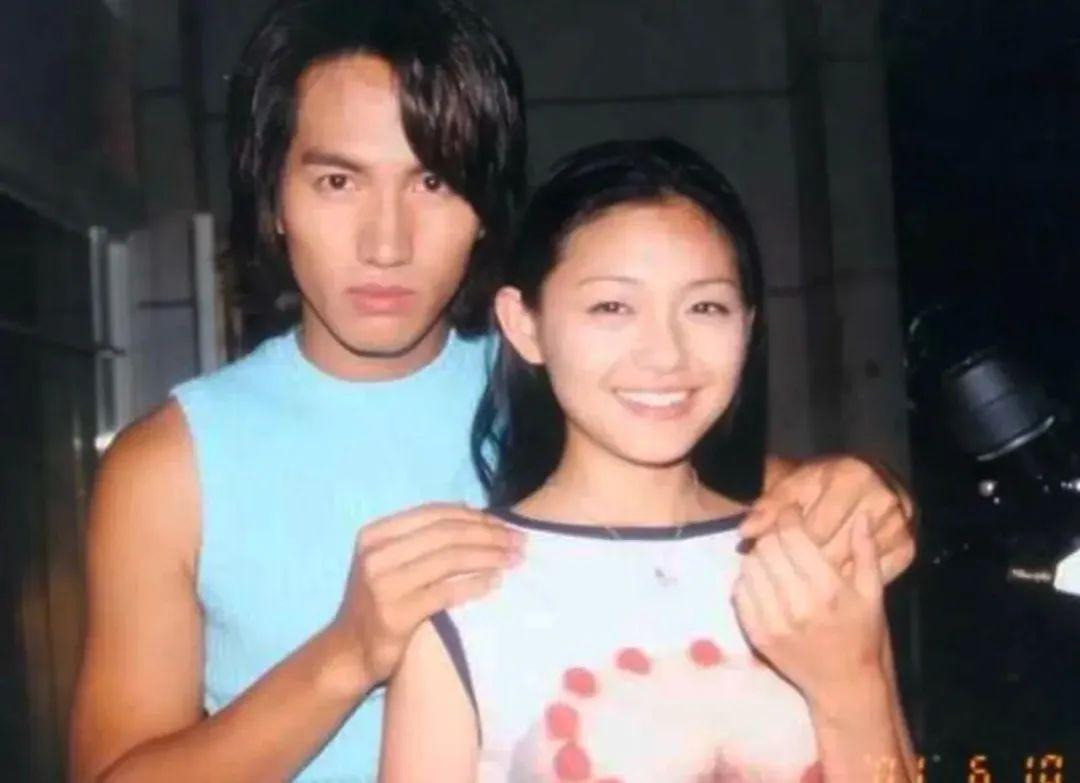 Ngôn Thừa Húc khóc khi đến viếng mộ Từ Hy Viên