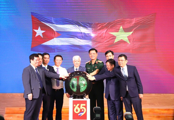 Các đại biểu tại lễ phát động chương trình. (Ảnh: Hội Chữ thập đỏ Việt Nam)