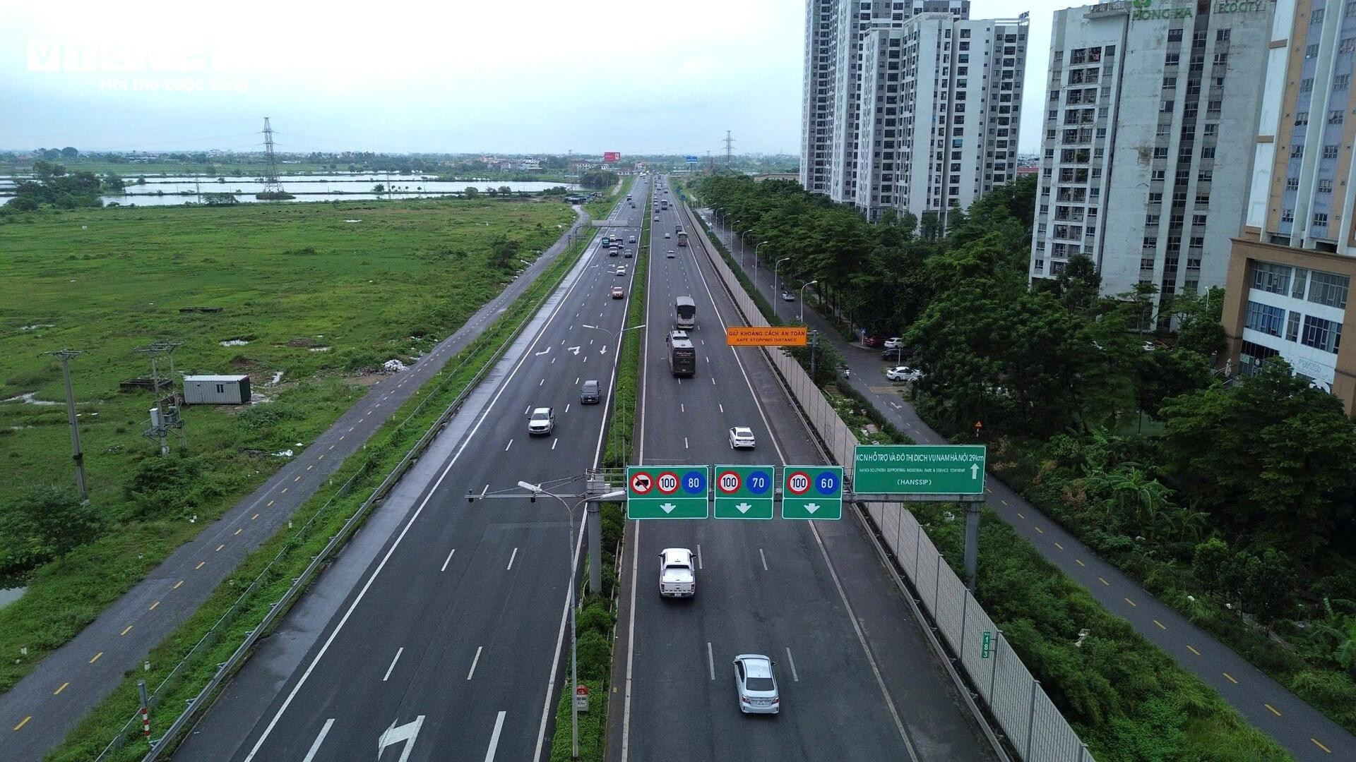 Ngày đầu thí điểm phân làn cao tốc, CSGT phát loa nhắc xe tải không đi vào làn 1 - 1