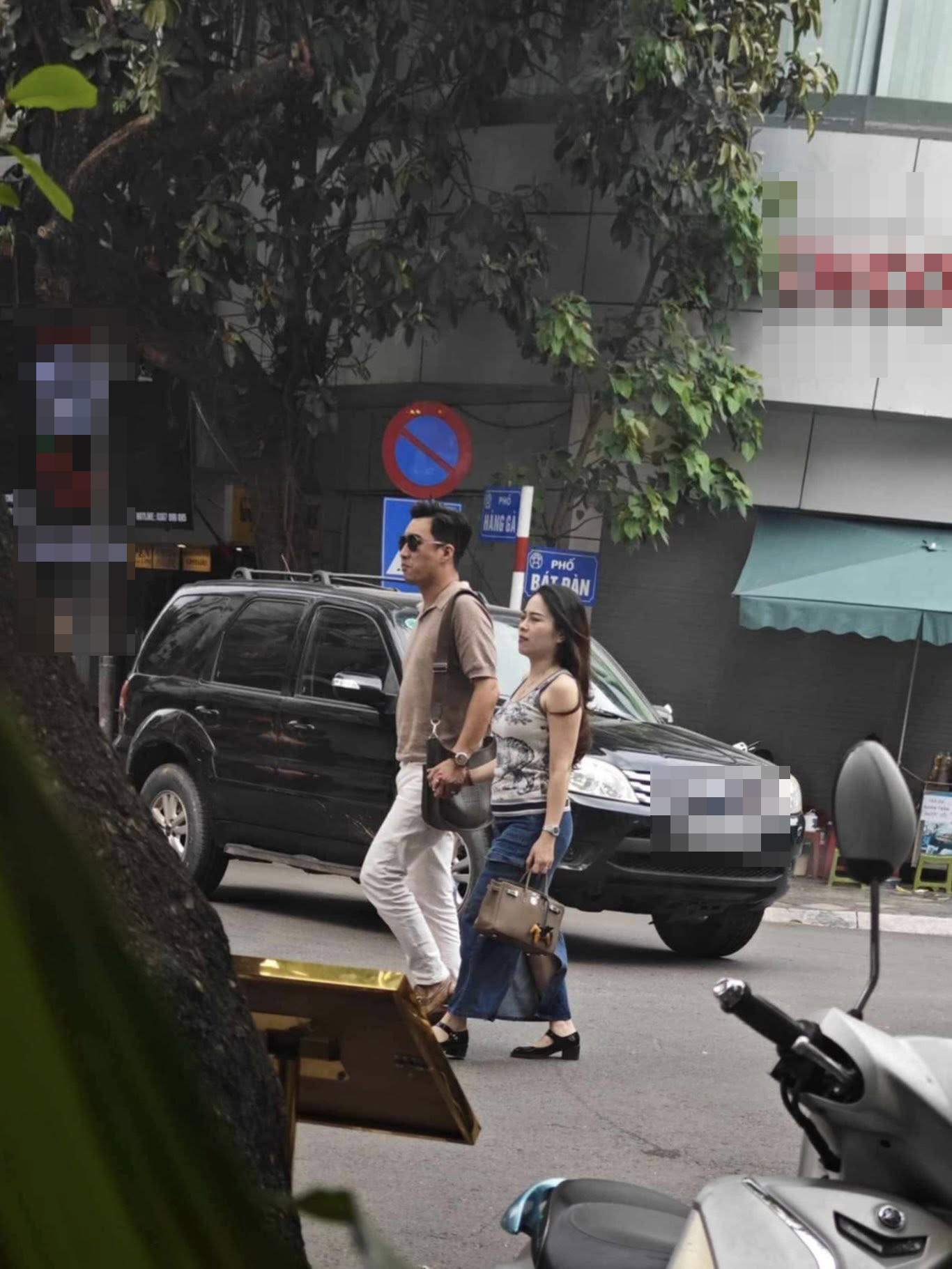 Phú bà Hằng Túi bị chụp lén trên phố nhan sắc thật lộ rõ khiến nhiều người giật mình nhận không ra