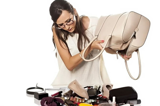 5 món đồ quen thuộc mà người EQ thấp thường mang theo trong túi