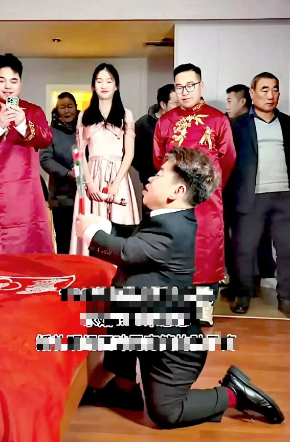 Chàng trai cao 1m28 cưới vợ cao 1m7, choáng với quà cưới giá trị