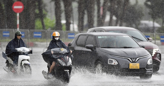Dự báo thời tiết 16/8/2025: Tâm điểm mưa lớn xối xả, vùng áp thấp đang mạnh lên