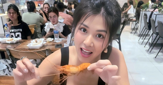 Hoa hậu Oanh Yến nghỉ dưỡng một tuần, thưởng thức ẩm thực Campuchia giữa áp lực nợ nần