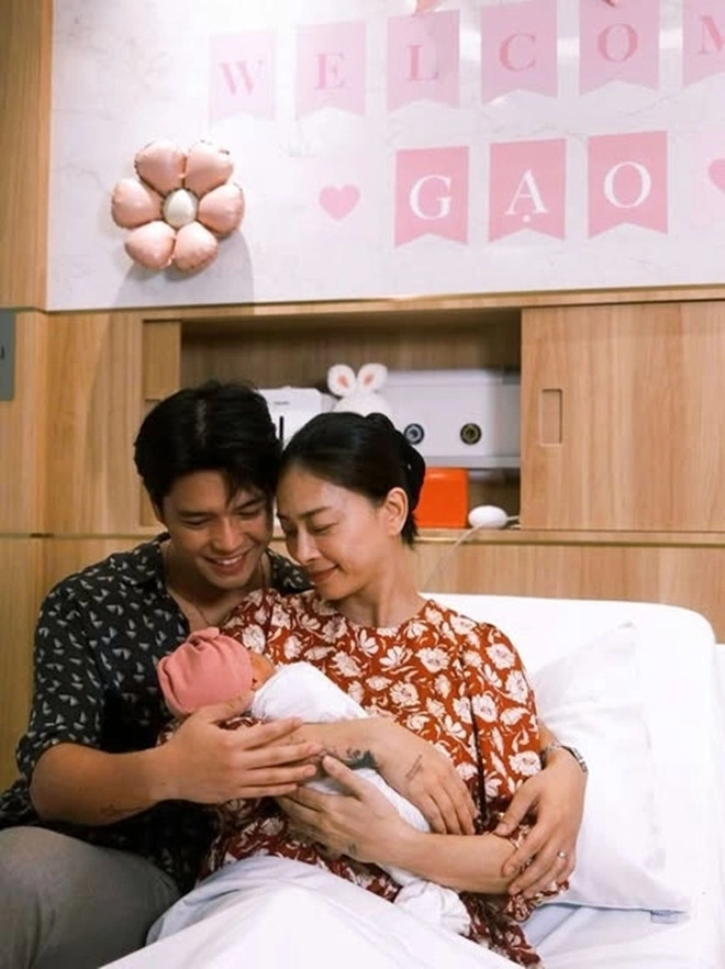 Celeb of the Week Ngô Thanh Vân xúc động đón con đầu lòng Hoàng Thùy Linh – Đen Vâu dậy sóng vì ảnh nghi có con