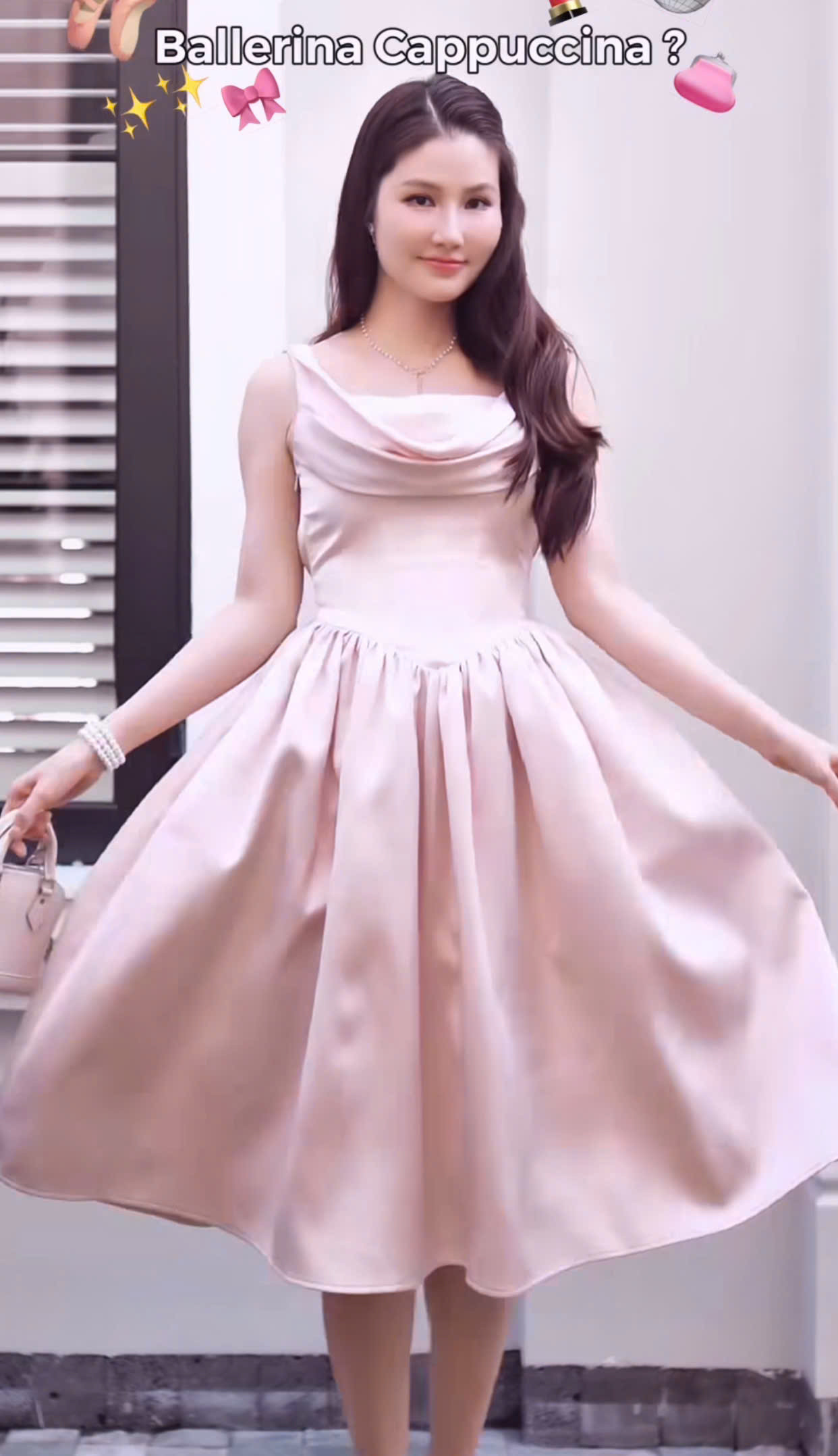 Sau 8 tháng sinh con ngoại hình đô con của Diễm My 9X gây bàn tán