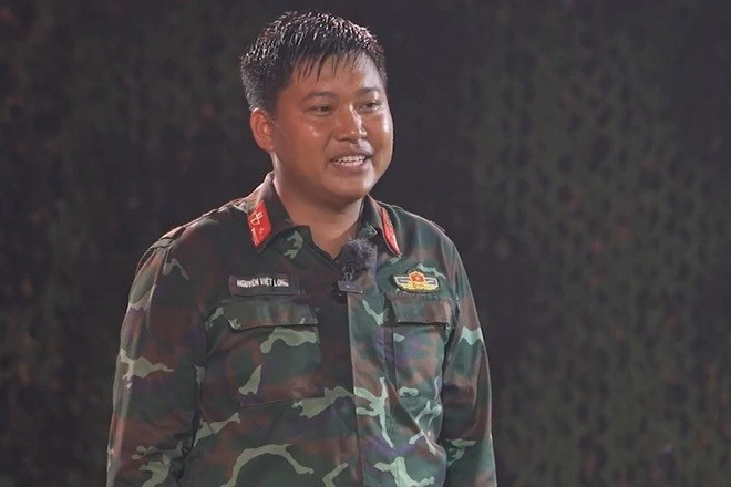 Phản ứng khó đỡ của Hậu Hoàng sau khi nhìn Mũi trưởng Long phát tướng