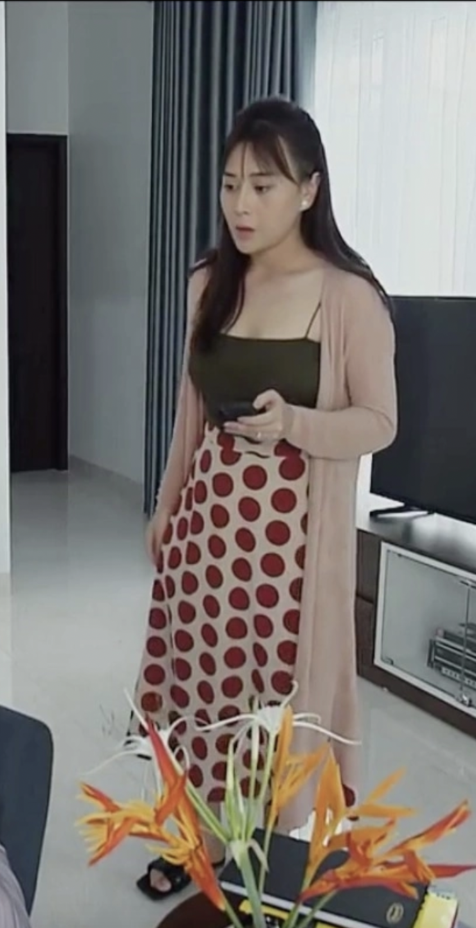 Từng bị chê mặc xấu, Phương Oanh thăng hạng thế nào sau 4 năm?- Ảnh 4.