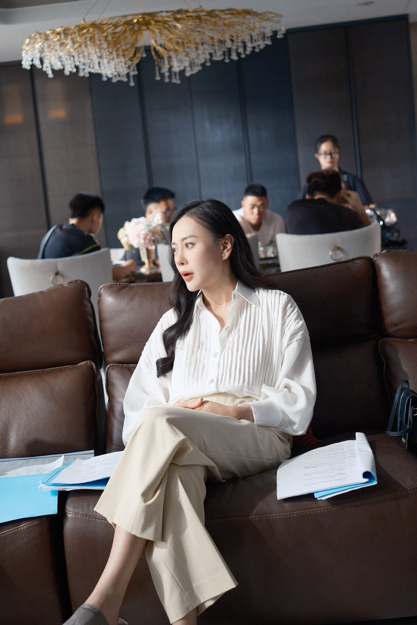 Từng bị chê mặc xấu, Phương Oanh thăng hạng thế nào sau 4 năm?- Ảnh 8.