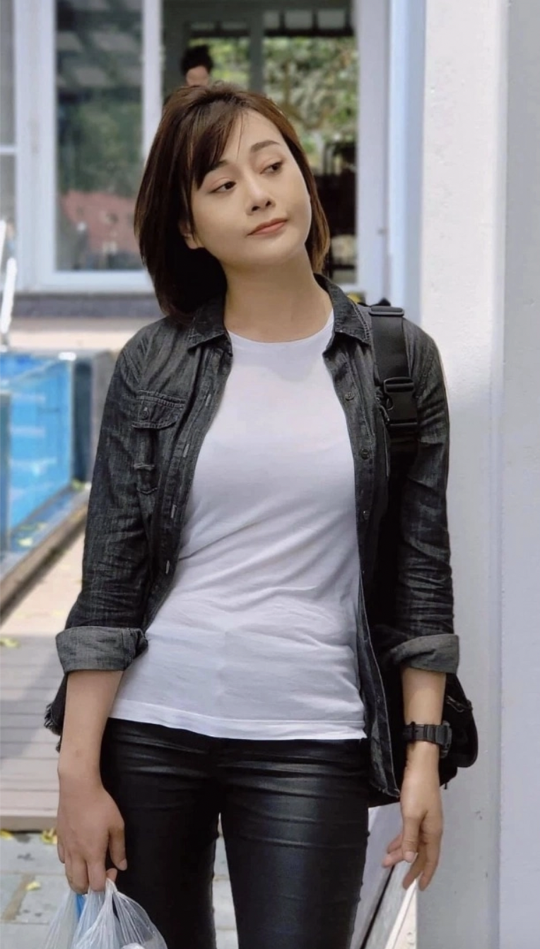 Từng bị chê mặc xấu, Phương Oanh thăng hạng thế nào sau 4 năm?- Ảnh 2.