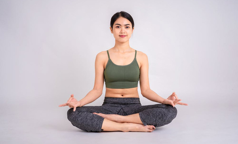 7 tư thế yoga giúp tăng cường trí nhớ và sự tập trung- Ảnh 1.