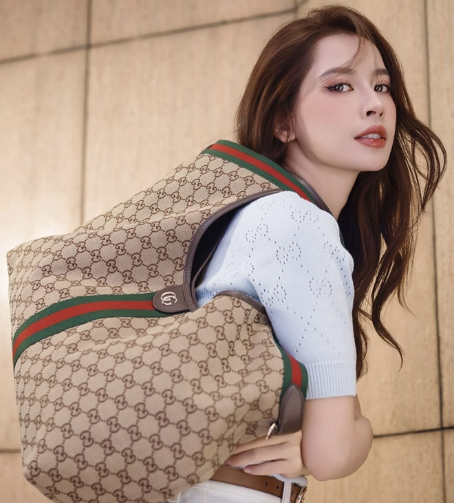 Chi Pu diện nguyên cây hàng hiệu được khen xinh như công chúa