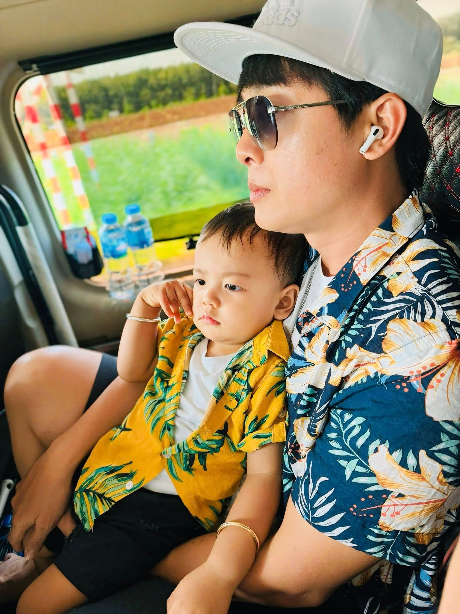 Động thái lạ của sao nam Vbiz sau khi thông báo làm bố đơn thân