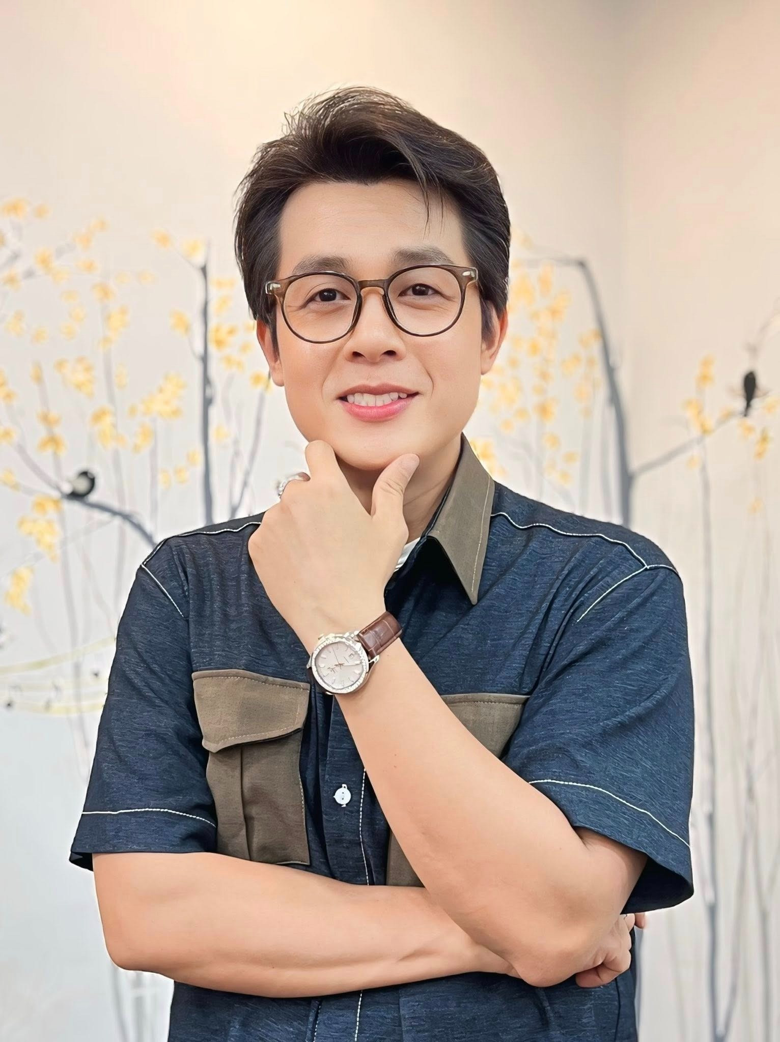 Động thái lạ của sao nam Vbiz sau khi thông báo làm bố đơn thân