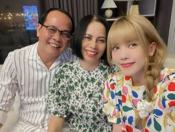 Mặt mộc không phải dạng vừa của 5 mẹ con nhà Thiều Bảo Trâm