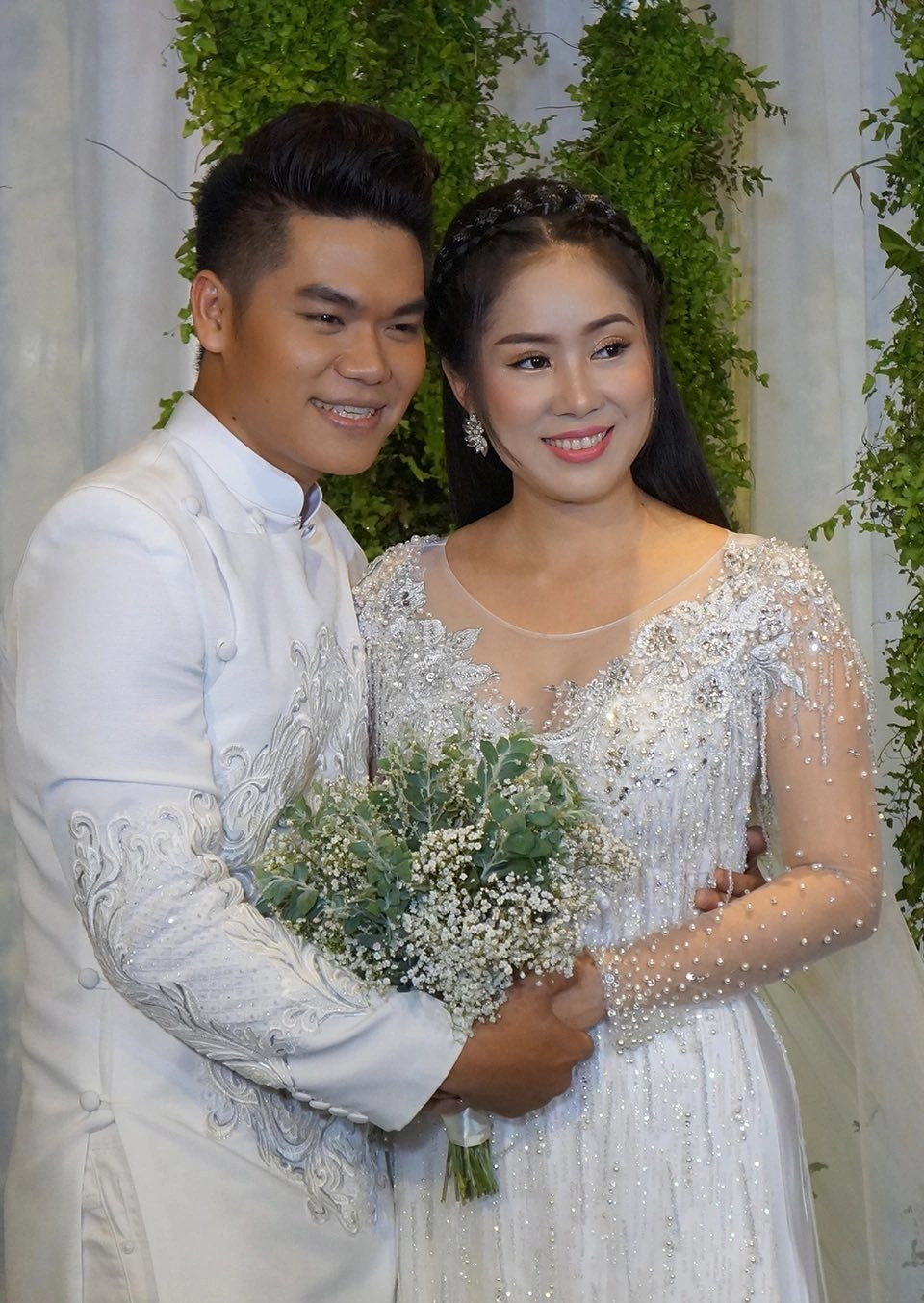 Mẹ Lê Phương hé lộ loạt ảnh hiếm trong đám cưới con gái 8 năm trước