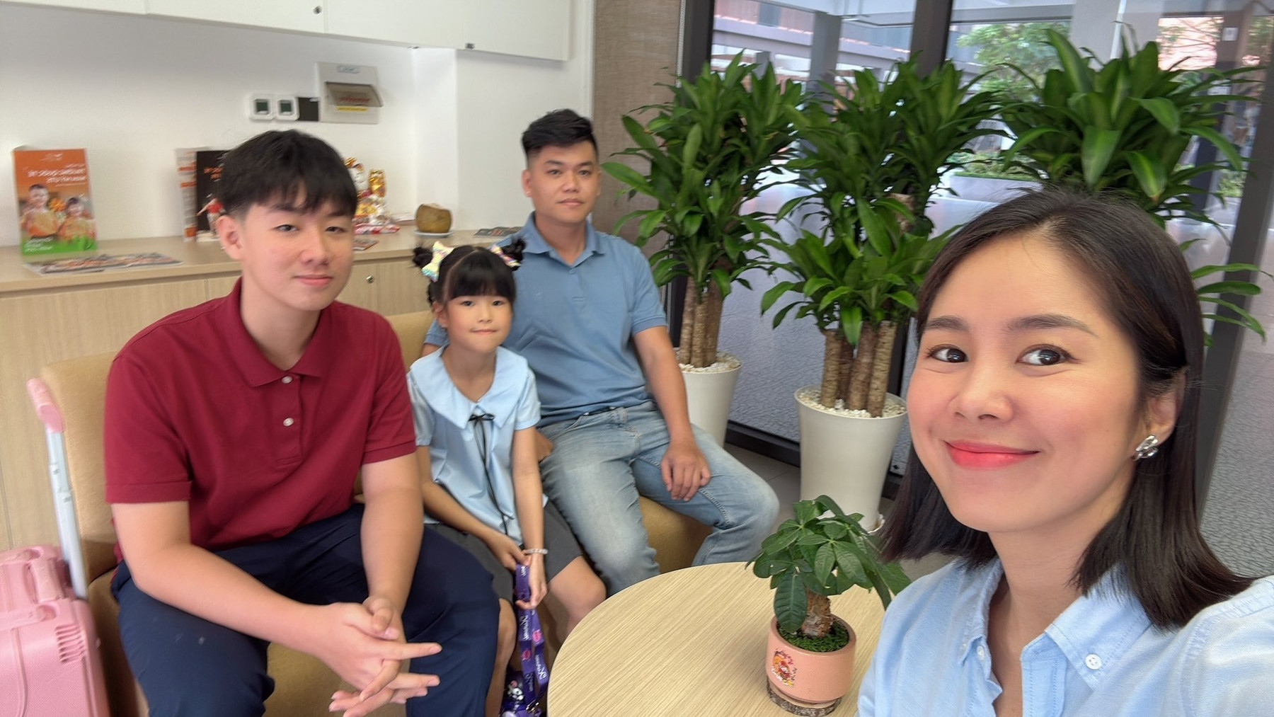 Mẹ Lê Phương hé lộ loạt ảnh hiếm trong đám cưới con gái 8 năm trước