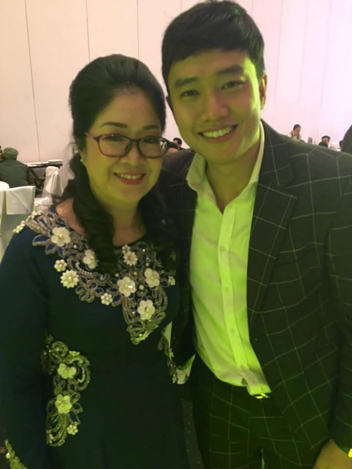 Mẹ Lê Phương hé lộ loạt ảnh hiếm trong đám cưới con gái 8 năm trước