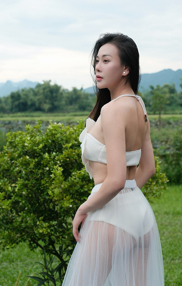 Mới hơn 1 tuổi, con gái Phương Oanh đã điệu đà khi 'pose' dáng cùng mẹ- Ảnh 6.