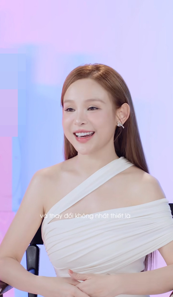 Nhan sắc gây choáng của Huyền Baby trong clip