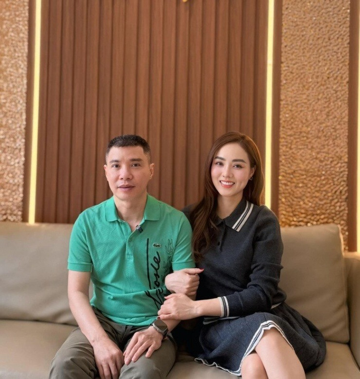 Vợ trẻ kém 15 tuổi của Công Lý lại gây tranh cãi