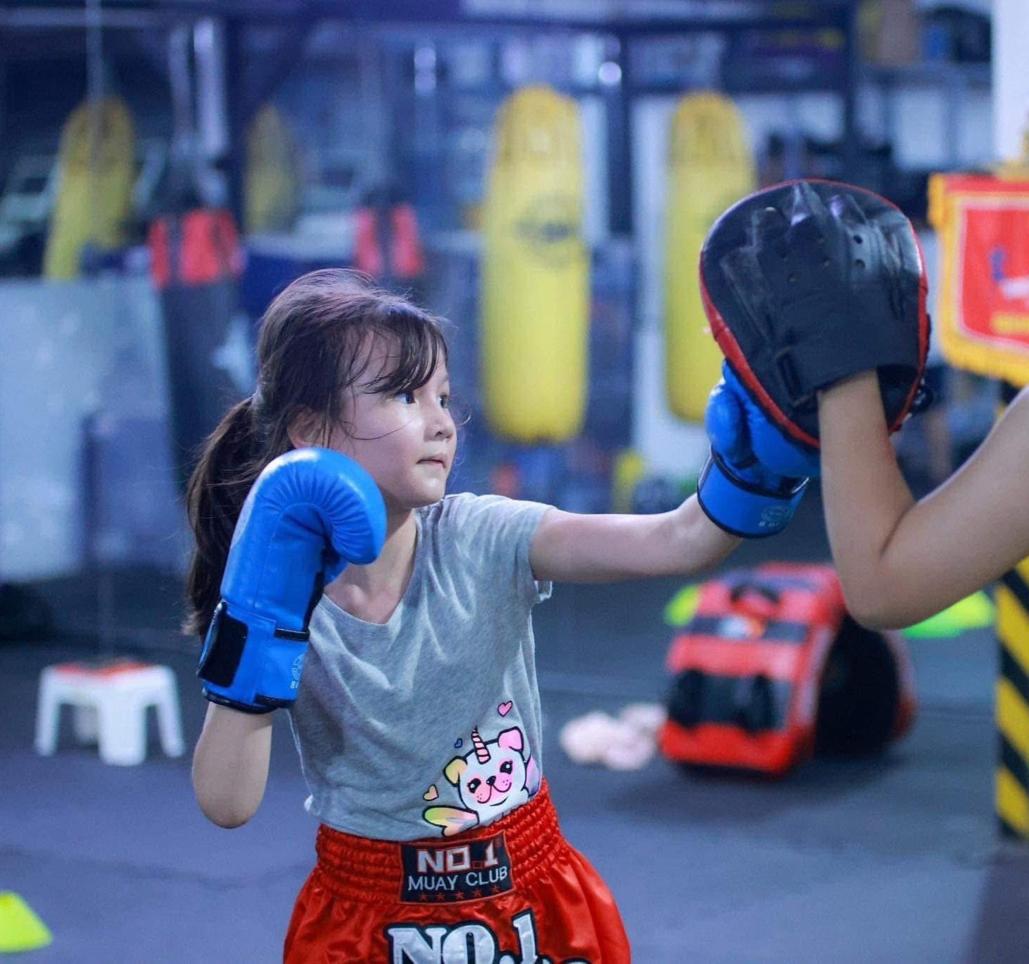 Cận cảnh nhan sắc xinh như Hoa hậu của con gái Phương Vy Idol