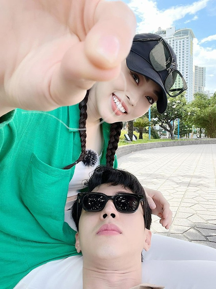 HHen Niê bị dân mạng nhắc nhở làm đẹp không đúng cách cho chồng