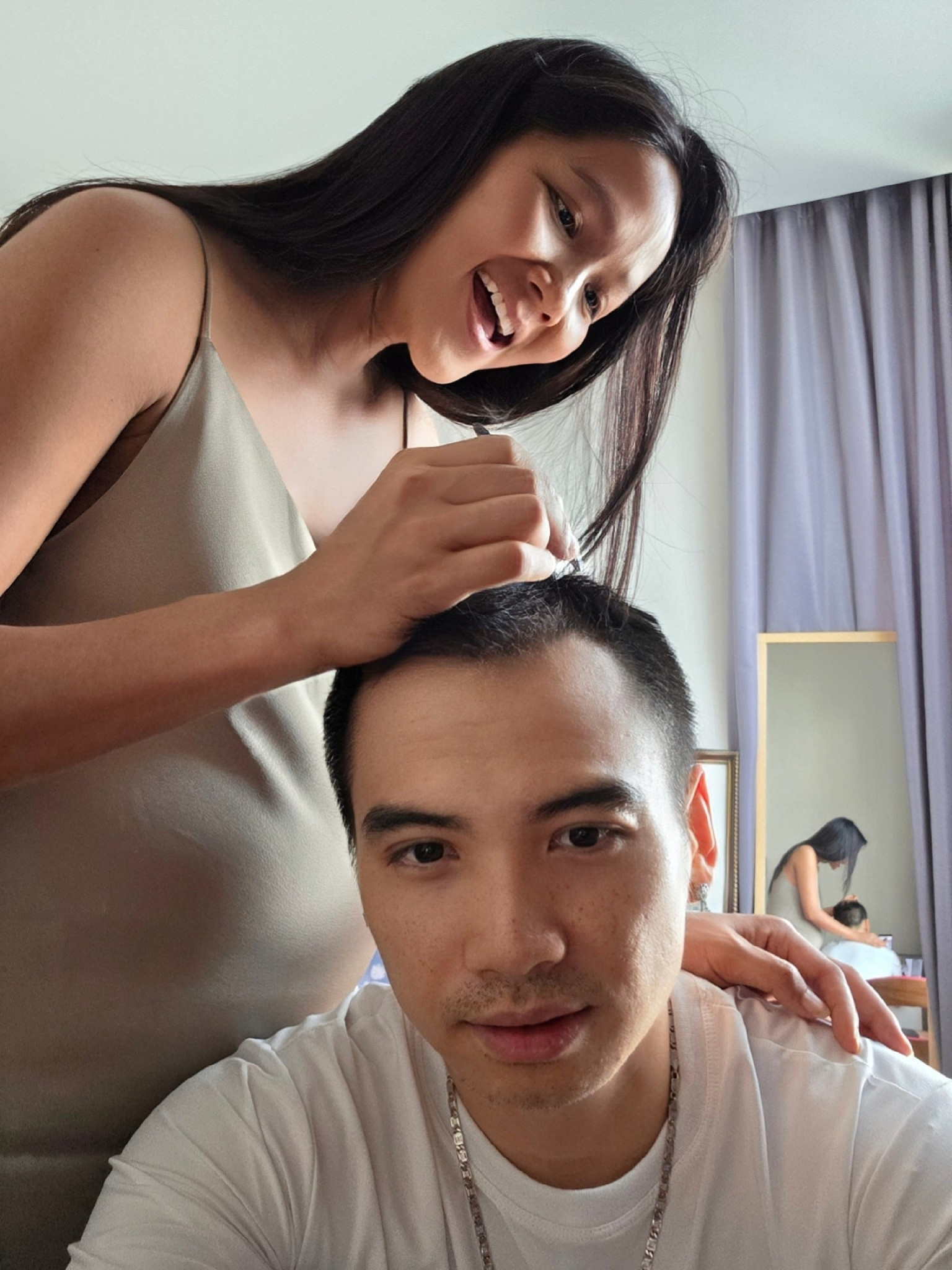 HHen Niê bị dân mạng nhắc nhở làm đẹp không đúng cách cho chồng