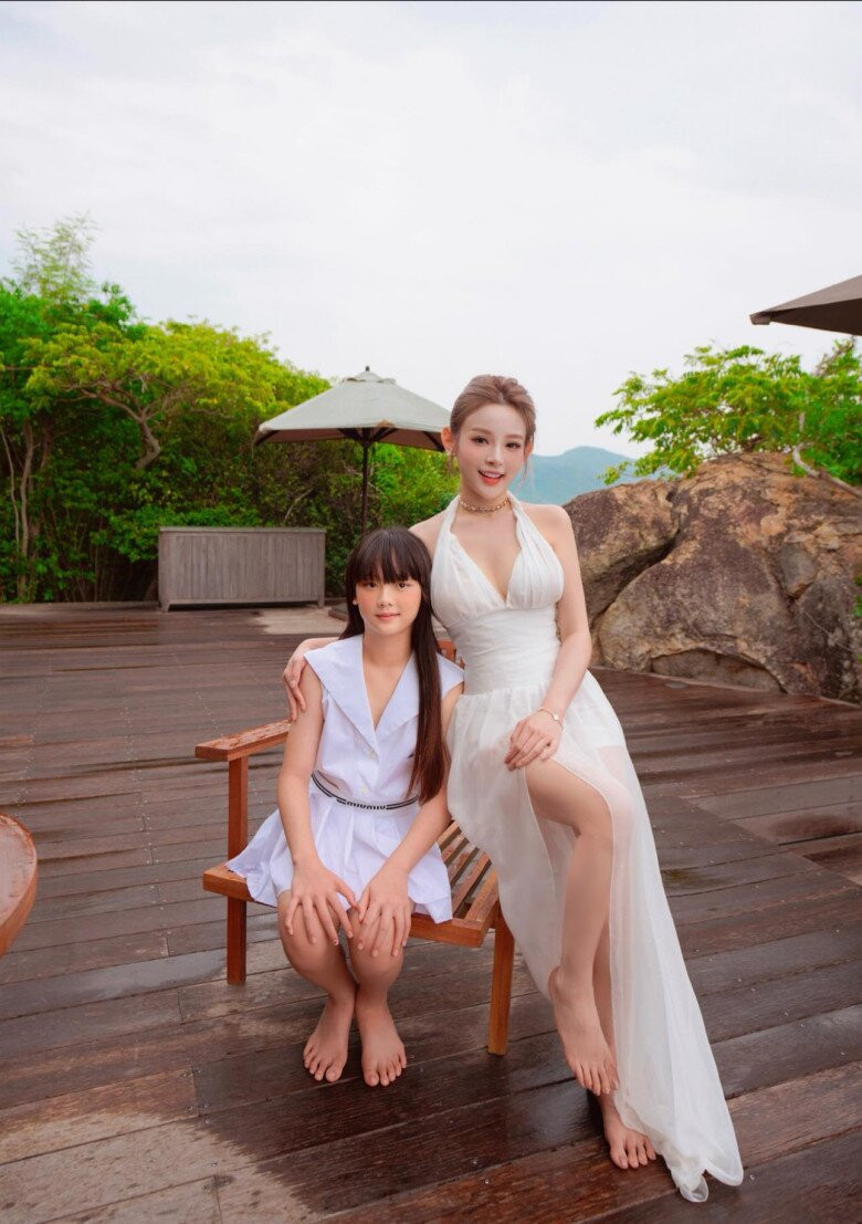 Huyền Baby gây xôn xao khi xuất hiện với giao diện quá khác lạ