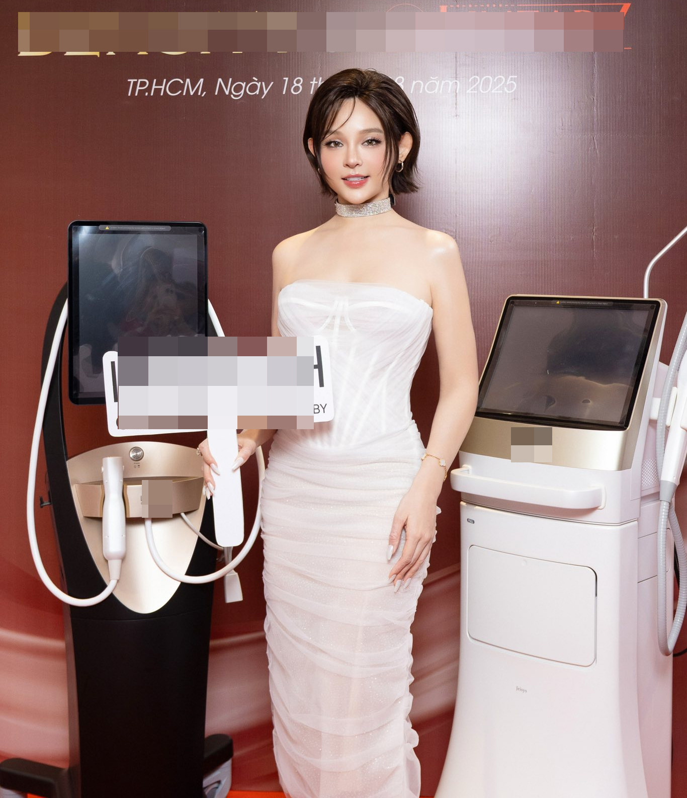 Huyền Baby gây xôn xao khi xuất hiện với giao diện quá khác lạ