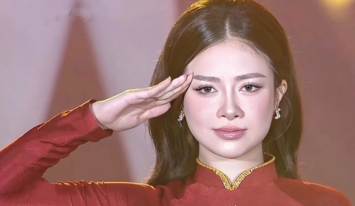 Khoảnh khắc gây sốt trên truyền hình của Dương Hoàng Yến.