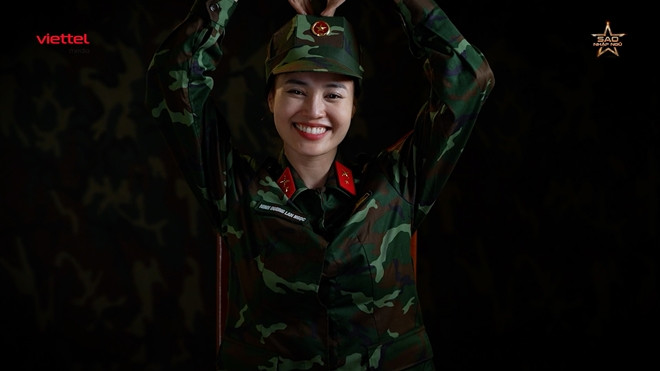 Chi Pu bung sức mạnh phá vỡ gạch khiến Độ Mixi cũng không tin vào mắt mình