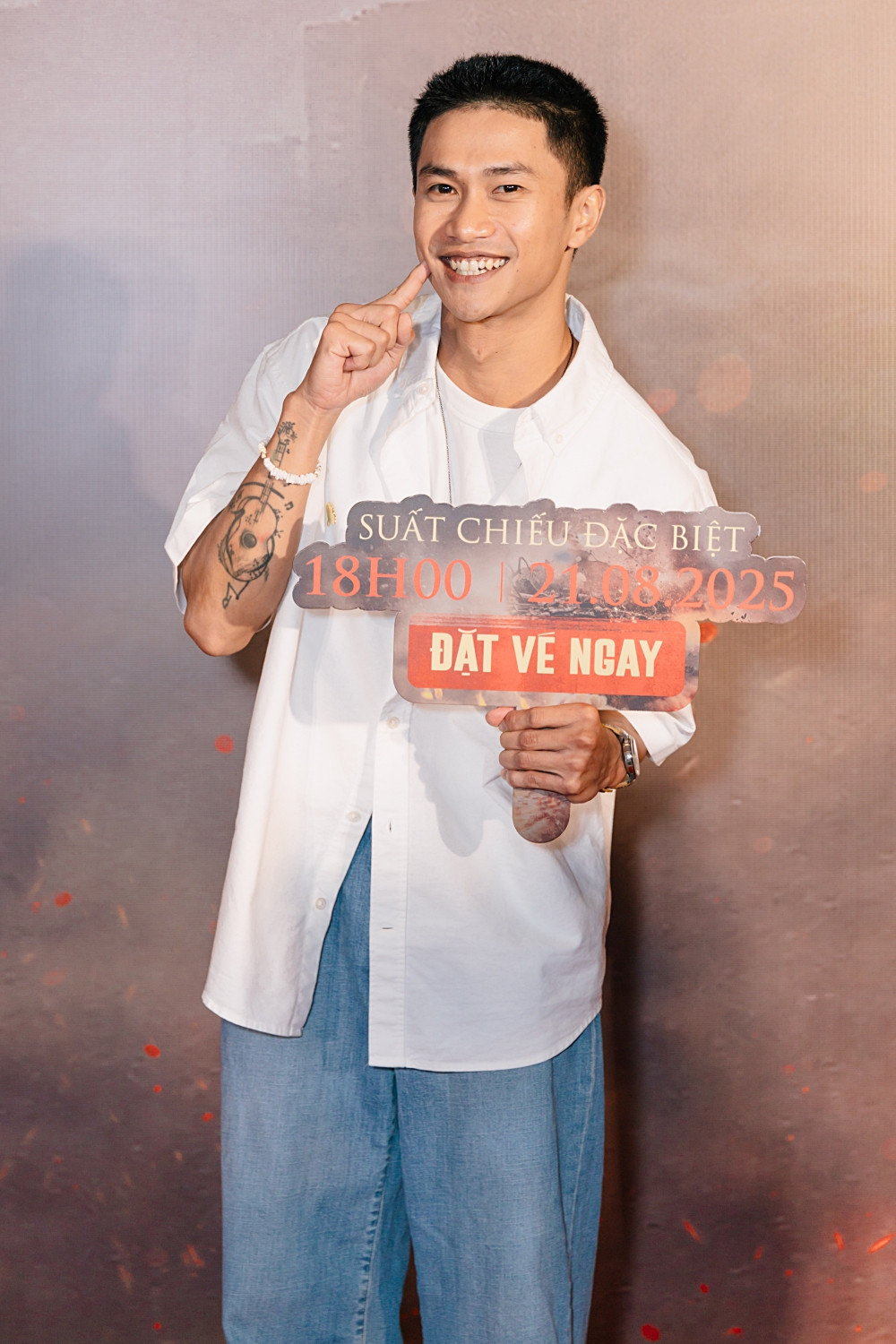 Dàn diễn viên Mưa đỏ hé lộ góc khuất tâm lý sau mỗi cảnh quay ở Thành cổ Quảng Trị