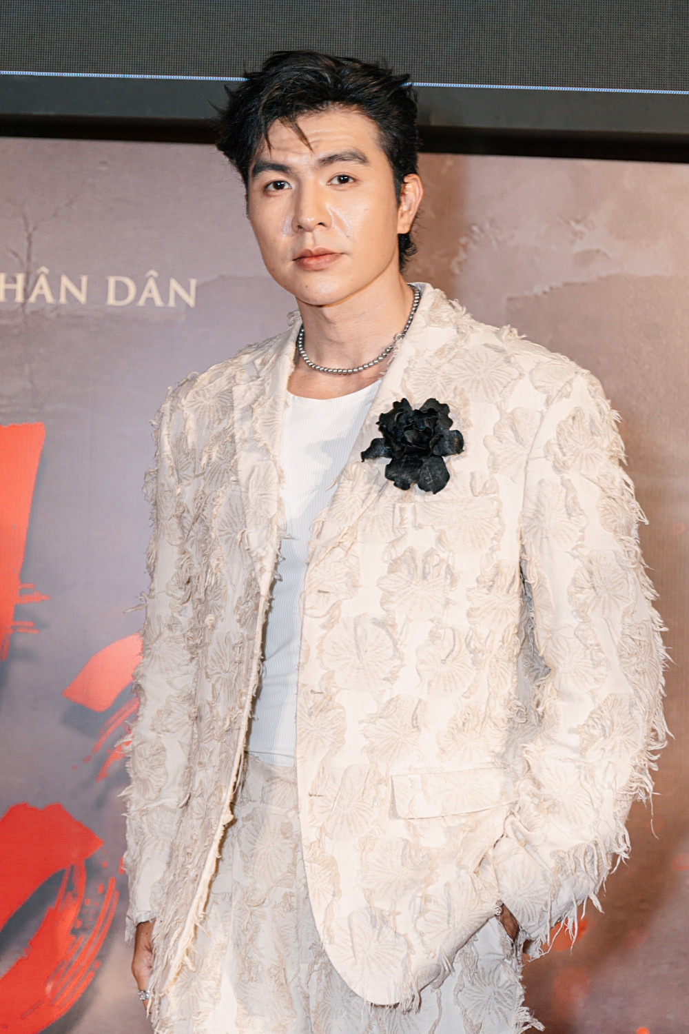 Dàn diễn viên Mưa đỏ hé lộ góc khuất tâm lý sau mỗi cảnh quay ở Thành cổ Quảng Trị