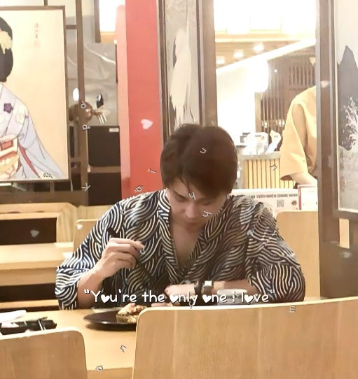 HOT Tóm dính Bích Phương đi du lịch cùng Tăng Duy Tân có cả mẹ đàng gái