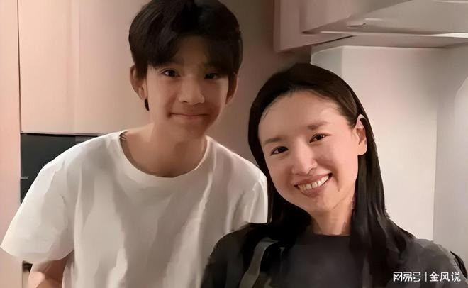 Ngoại hình siêu đẹp trai của dàn quý tử nhà mỹ nhân Hoa ngữ